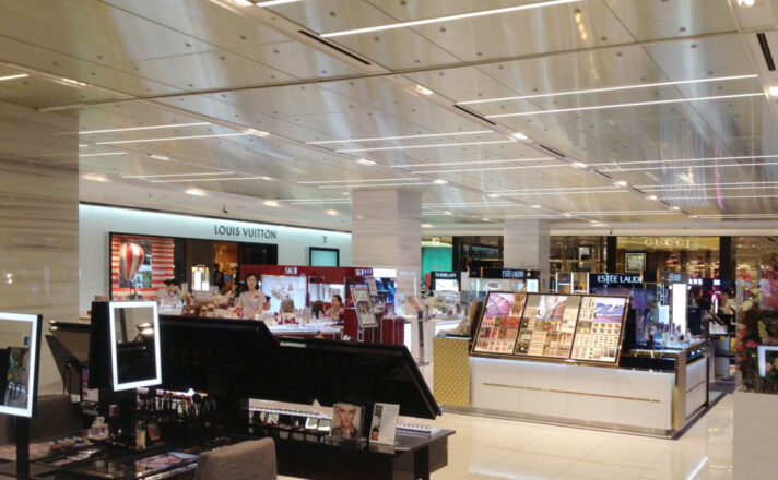 Hyundai Shopping Plaza | Mirrored Ceiling Panels
