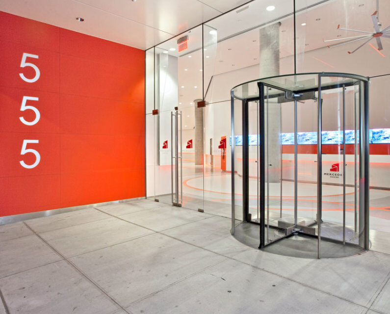 Mercedes House | Etched Back-Painted Glass Wall