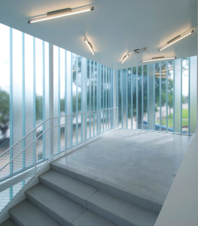 Blaffer Art Museum | Mixed channel glass textures