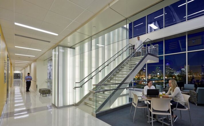 Indiana University Neurosciences Research Building | Bendheim Channel Glass Project