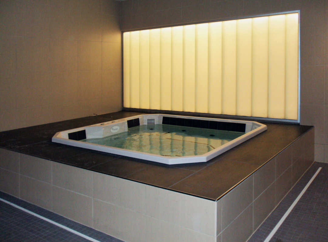 New York Jets’ Hydrotherapy Room Bendheim Channel Glass Project