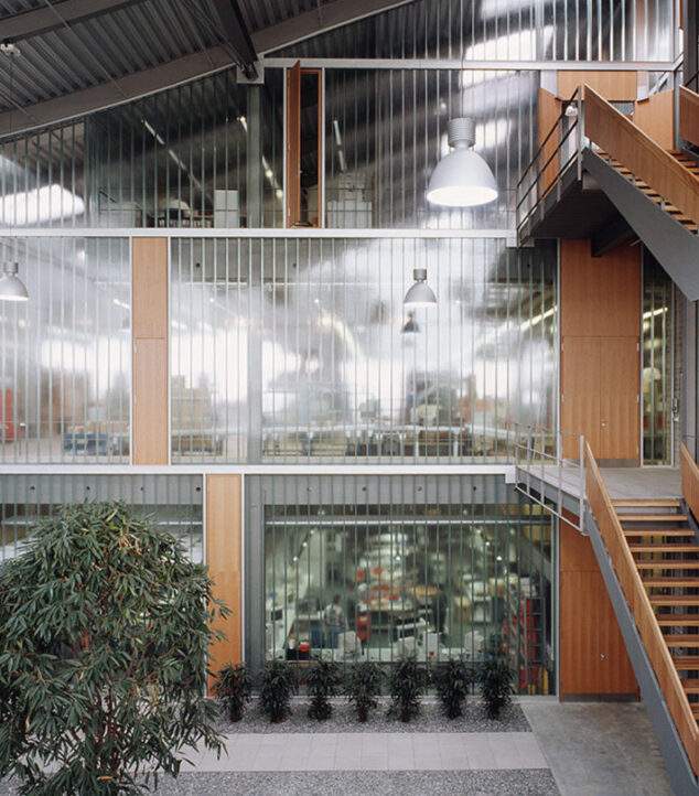 Krystaltech Lynx | Bendheim Channel Glass Project