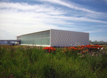 Serta International Center | Bendheim Channel Glass Project
