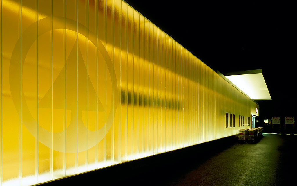 SPAR Supermarket | Bendheim Channel Glass Project