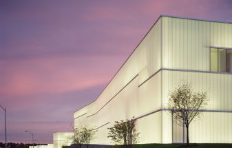 Bloch Building - Nelson-Atkins Museum of Art | Bendheim Channel Glass Project