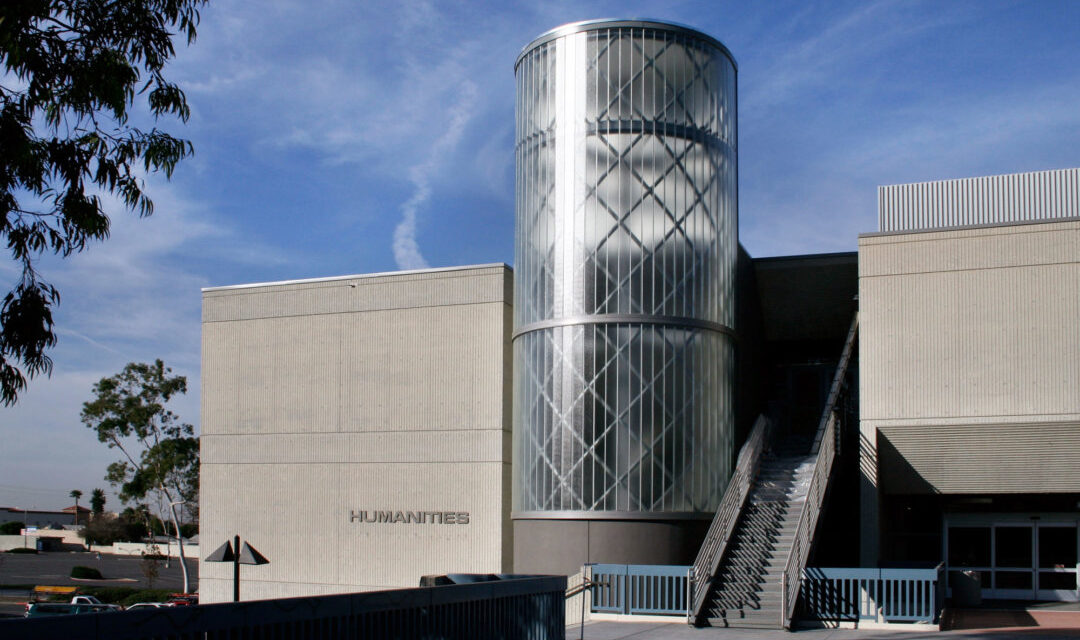 Cypress College - Humanities Building | Bendheim Channel Glass Project