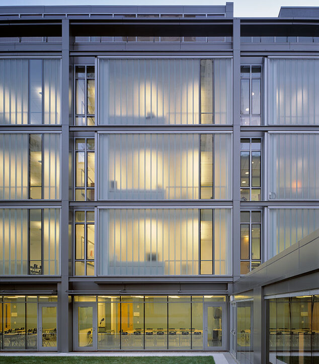 Lycée Français de New York | Bendheim Channel Glass Project