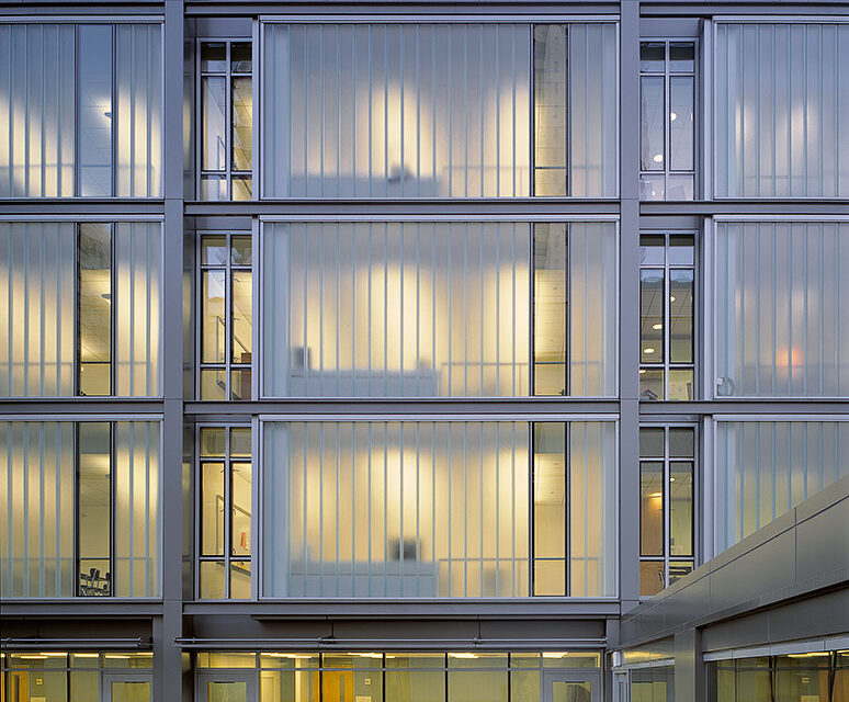 Lycée Français de New York | Bendheim Channel Glass Project