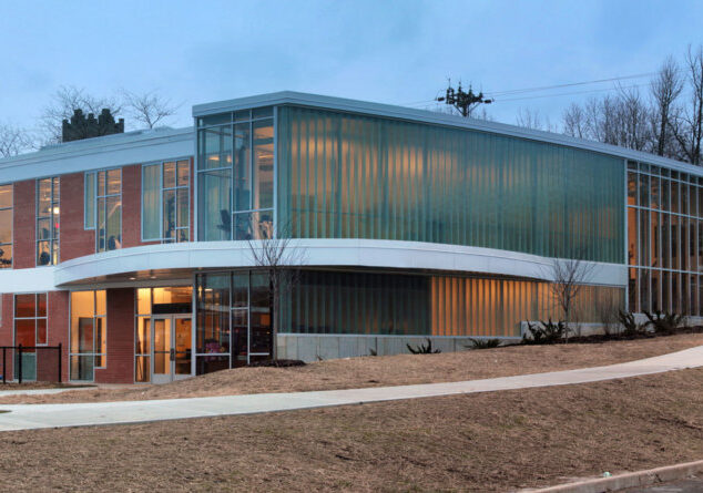 McKie Recreation Center | Bendheim Channel Glass Project