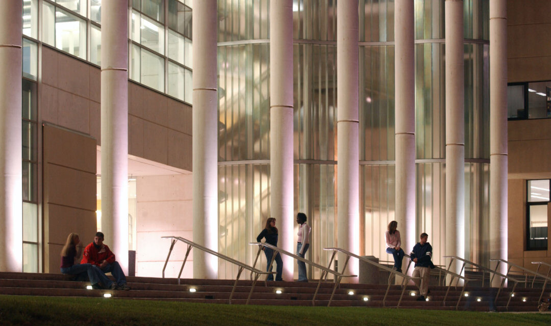 Missouri State University - Meyer Library | Bendheim Channel Glass Project