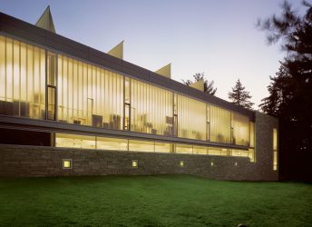 Sarah Lawrence College - Heimbold Visual Arts Center | Bendheim Channel Glass Project