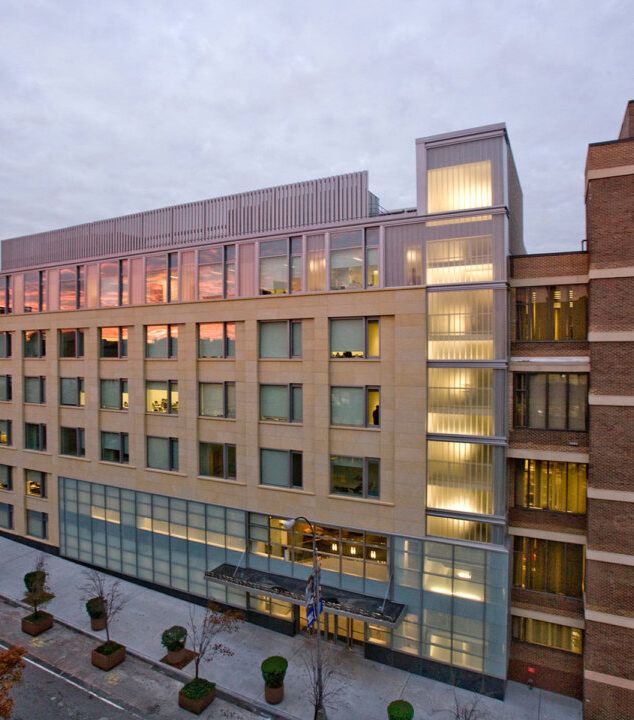 Yeshiva University - Glueck Center | Bendheim Channel Glass Project