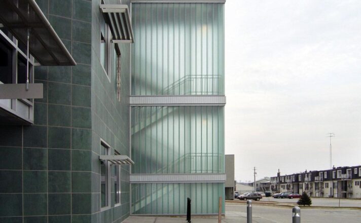 Ward Commercial Building | Bendheim Channel Glass Project
