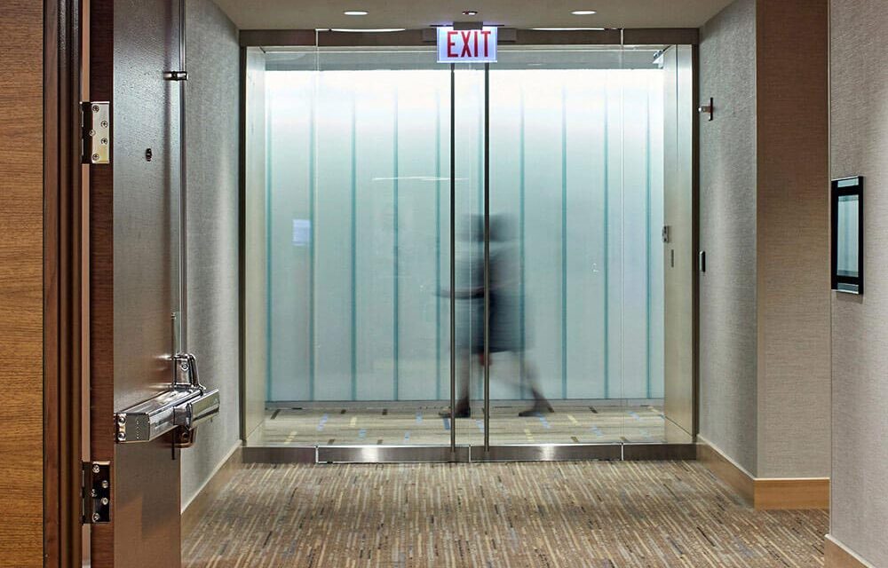 Hyatt Regency Chicago | Bendheim Channel Glass Project