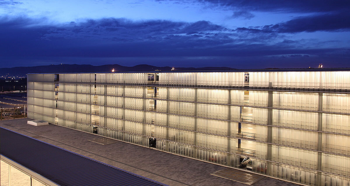 Barcelona Airport Parking Structure | Channel Glass Project