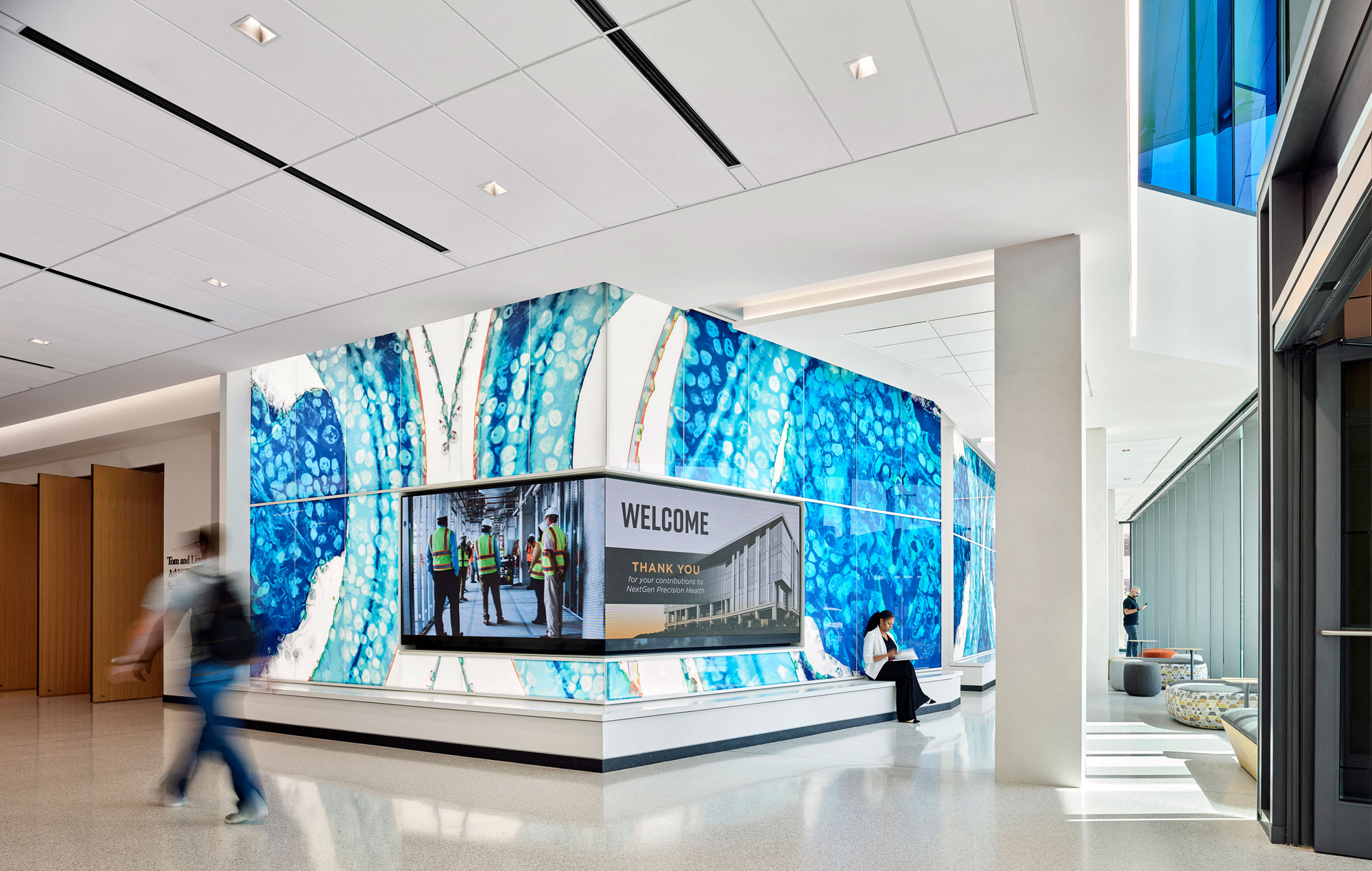 Bendheim TurnKey Fusion glass cladding system in a lobby.