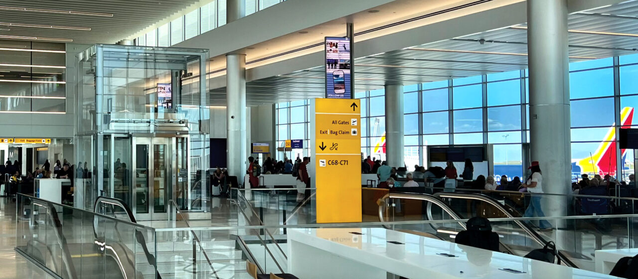 Elevator enclosure with Bendheim's clipped glass system.