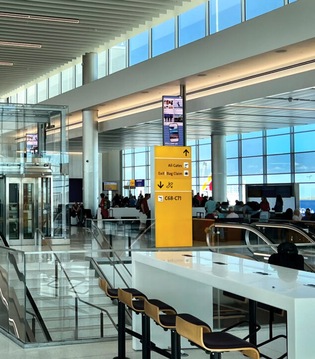 Elevator enclosure with Bendheim's clipped glass system.