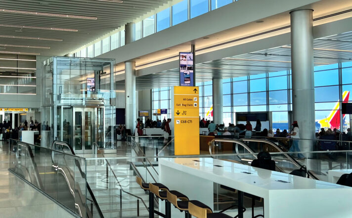 Elevator enclosure with Bendheim's clipped glass system.