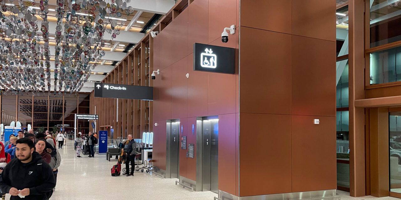 Elevators at KCI Airport with Bendheim glass.