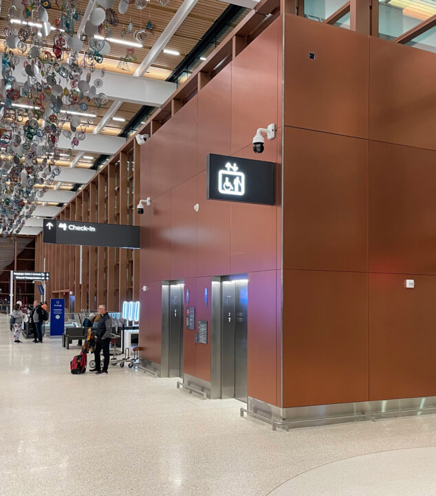Elevators at KCI Airport with Bendheim glass.