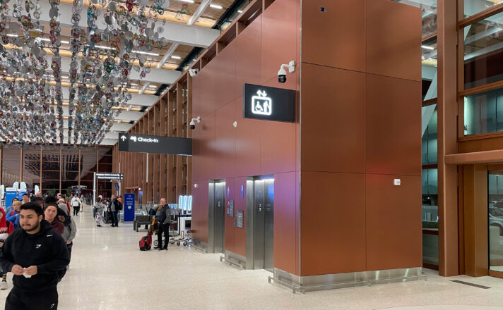 Elevators at KCI Airport with Bendheim glass.