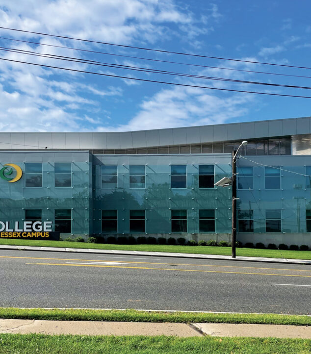 Glass rainscreen by Bendheim.