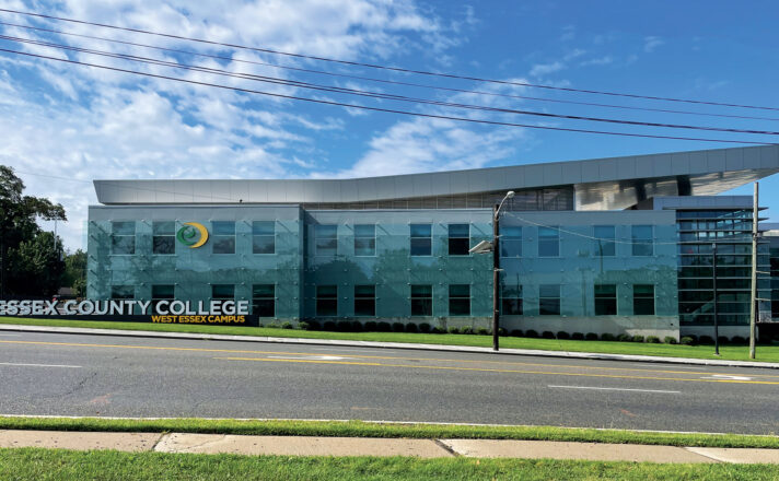 Glass rainscreen by Bendheim.