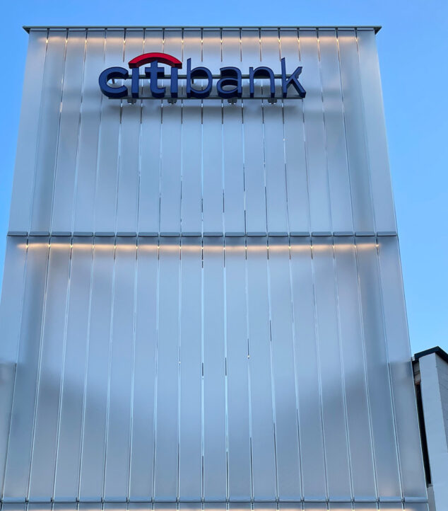 Bendheim channel glass exterior wall at Citi Bank.