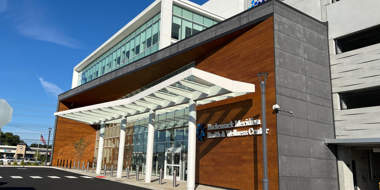 Bendheim glass canopy system in front of a healthcare facility.