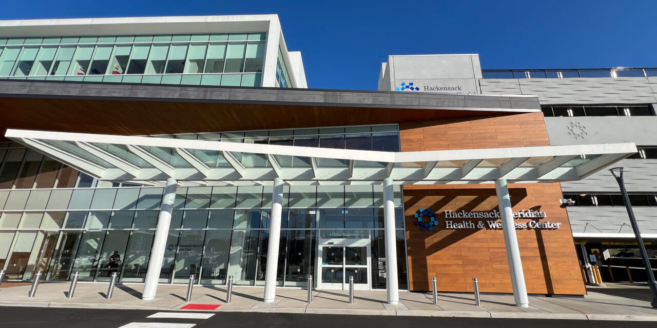 Bendheim glass canopy system in front of a healthcare facility.