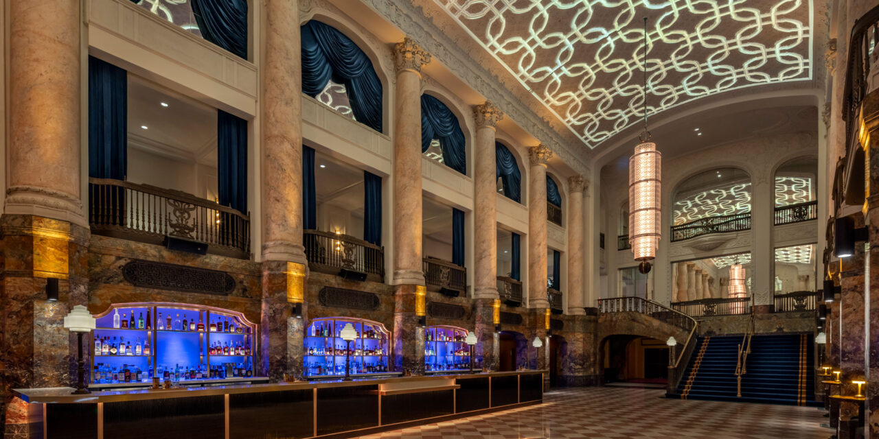Bendheim decorative glass used in the backsplash of the bar.