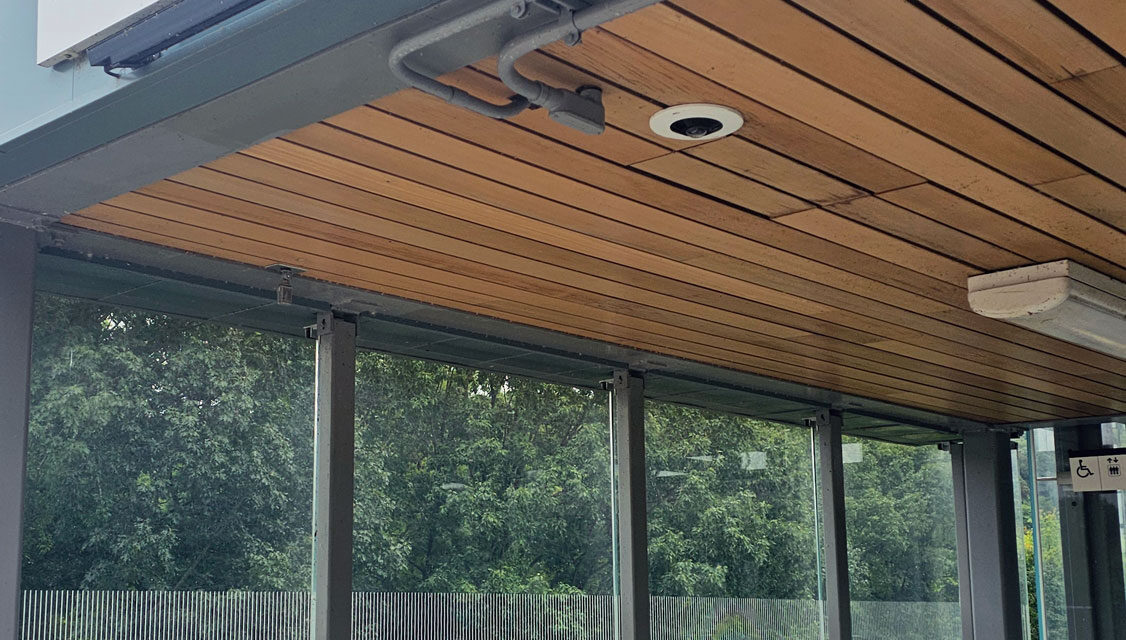 Upper waiting area of the elevator, enclosed by Bendheim's glass rainscreen system.